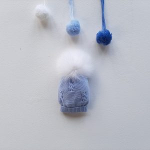 Cappellino neonato trecce e pelliccia