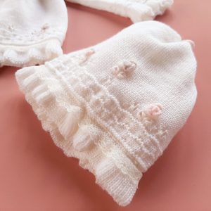 Cappellino neonata latte fiorellini