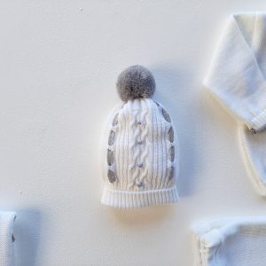 Cappellino latte/grigio passanastro