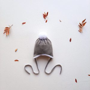 Cappellino peruviano con pom pom