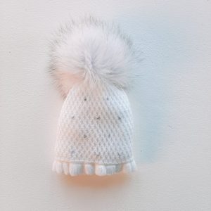 Cappellino latte/grigio nido d’ape e pelliccia