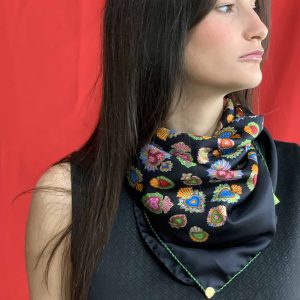 Foulard pura seta nero cm 90x90 disegno cuori multicolor Cod 533
