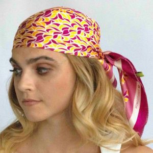 Foulard in Pura Seta cm 70x70 disegno foglie ’70 colore Rosa. Cod 558