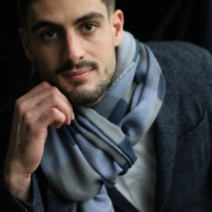 Sciarpa Uomo pura Lana stampata disegno quadri sfumati colore Blu Indaco Cod. 704