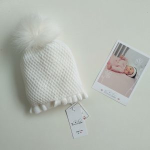 Cappellino latte nido d’ape e pelliccia