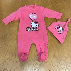 TUTINA CON CAPPELLO HELLO KITTY - MELBY